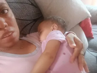 Servicio de cuidado de niños y adultos mayores.