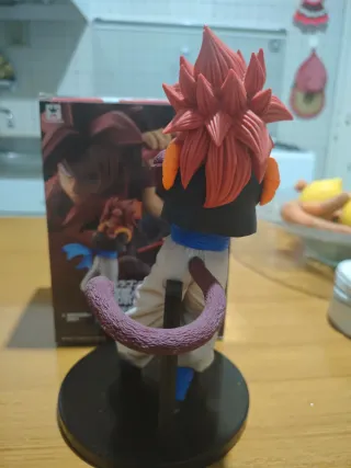 Gogeta SSJ4 Dragon Ball GT Figure