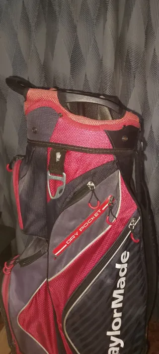 Bolsa de Golf TaylorMade. Ideal para carro.
