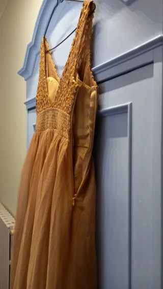 Abito da cocktail beige e oro