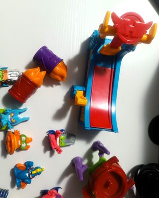 Lote Figuras SuperThings / SuperZings /Zomlings Z1