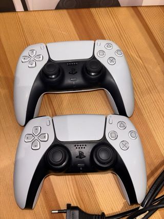 PS5 + 2 Mandos + Volante + FIFA 26