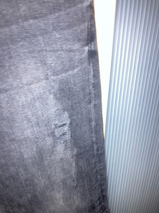 Pantalones vaqueros Zara grises con bordado