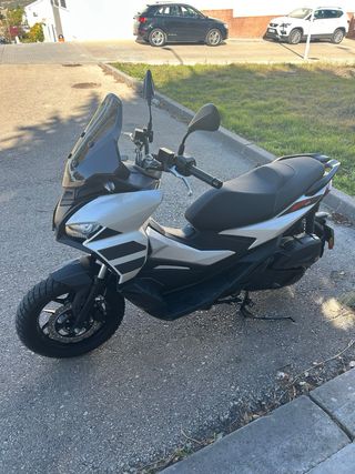 Aprilia SR 125 Scooter Automático