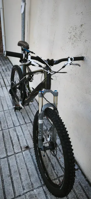 Bicicleta carbono doble suspensión