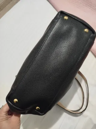 Bolso Michael Kors Jet Set Cuero Negro Dorado