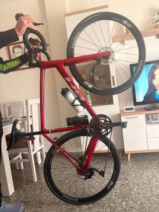 Bicicleta de carretera roja