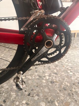 Bicicleta de carretera roja
