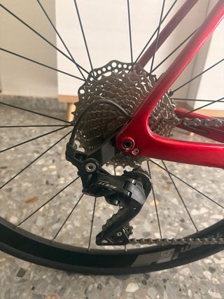 Bicicleta de carretera roja