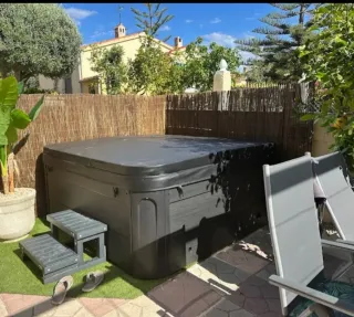 Jacuzzi 5 personas + Tapa y Escalera