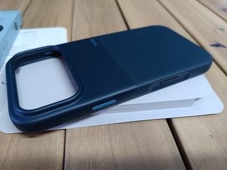 Funda Rugged de Beats con MagSafe y Control de Cámara para el iPhone 17 Pro Max – Azul rocoso