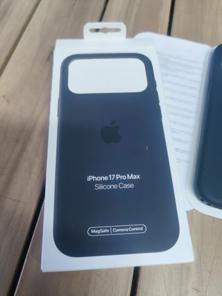 Apple Funda de silicona con MagSafe para el iPhone 17 Pro Max - Negro