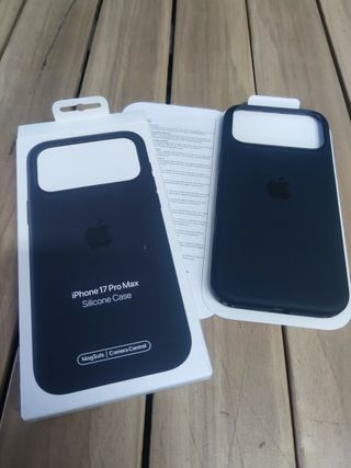 Apple Funda de silicona con MagSafe para el iPhone 17 Pro Max - Negro