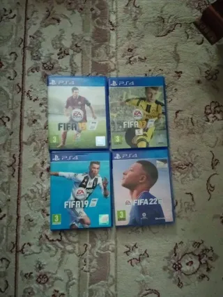 Lote 4 juegos FIFA PS4 (15, 17, 19, 22)