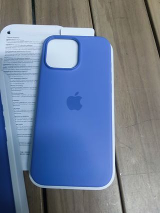 Funda de silicona con MagSafe para el iPhone 16 Pro Max - Violeta