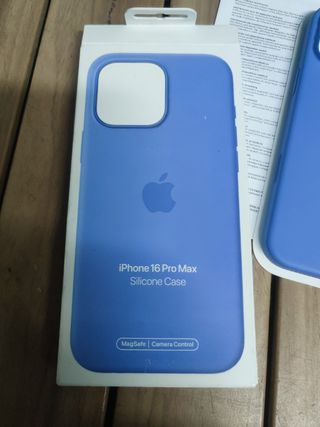 Funda de silicona con MagSafe para el iPhone 16 Pro Max - Violeta