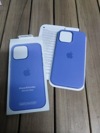 Funda de silicona con MagSafe para el iPhone 16 Pro Max - Violeta