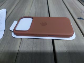 Funda de silicona con MagSafe para el iPhone 17 Pro — Terracota