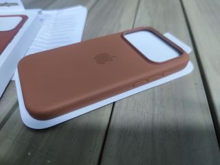 Funda de silicona con MagSafe para el iPhone 17 Pro — Terracota