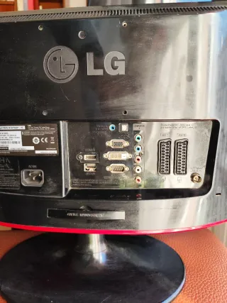 Monitor LG FLATRON M197WDP Negro/Rojo.