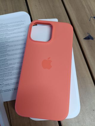 Apple Funda de silicona con MagSafe para el iPhone 16 Pro Max - Mandarina
