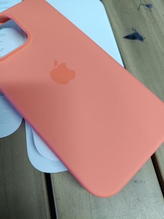 Apple Funda de silicona con MagSafe para el iPhone 16 Pro Max - Mandarina