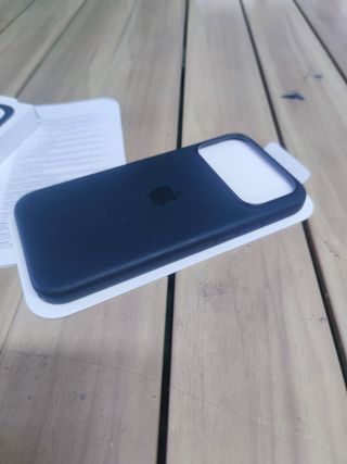 Funda de silicona con MagSafe para el iPhone 17 Pro Max - Negro