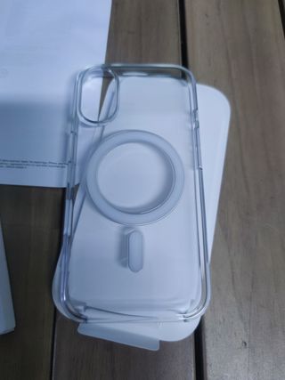 Apple Funda transparente con MagSafe para el iPhone 16