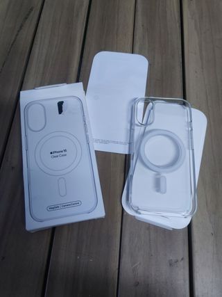 Apple Funda transparente con MagSafe para el iPhone 16