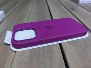 Funda de silicona con MagSafe para el iPhone 16 Pro - Fucsia