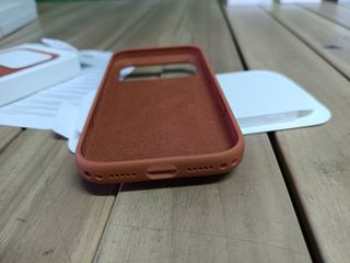 Apple Funda de silicona con MagSafe para el iPhone 17 Pro — Terracota