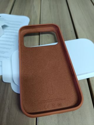 Apple Funda de silicona con MagSafe para el iPhone 17 Pro — Terracota