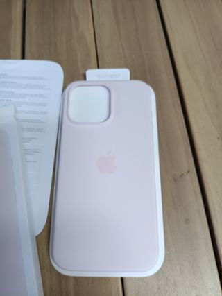 Apple Funda de silicona con MagSafe para el iPhone 15 Pro Max - Rosa claro