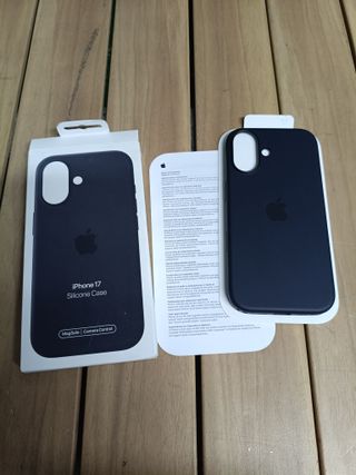 Funda de silicona con MagSafe para el iPhone 17 - Negro