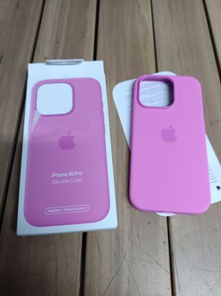 Funda de silicona con MagSafe para el iPhone 16 Pro - Peonía