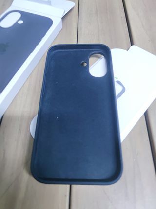 Funda de silicona con MagSafe para el iPhone 16 - Negro