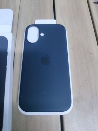 Funda de silicona con MagSafe para el iPhone 16 - Negro