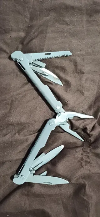 Herramienta Multiusos Plegable