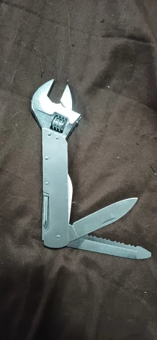 Herramienta Multiusos Llave Inglesa Navaja