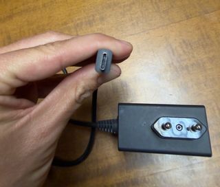 Caricabatterie ufficiale Nintendo Switch HAC-002(EUR)