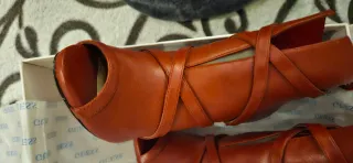 Botines Guess Tacón Rojo