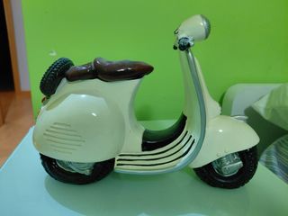 Hucha Moto Vespa Decorativa