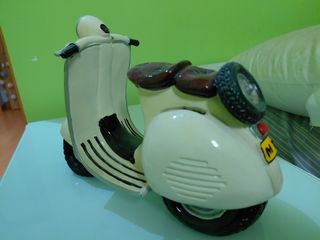 Hucha Moto Vespa Decorativa