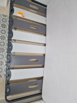 Somier gris con colchón incluido