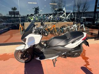 Yamaha xmax 250