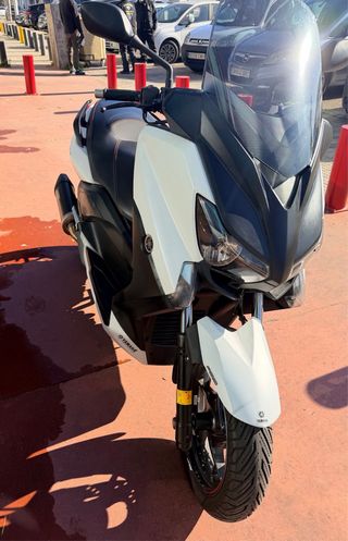 Yamaha xmax 250