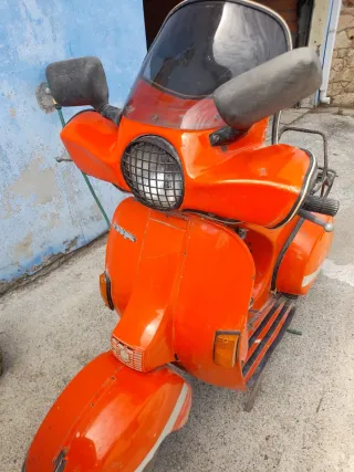 Vespa Naranja 1983