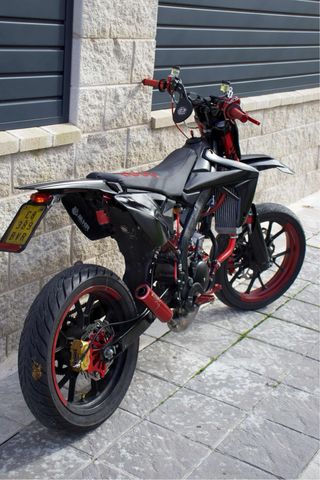 Rieju MRT 50 Supermotard Negra/Roja