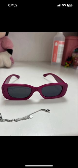 Occhiali da sole viola