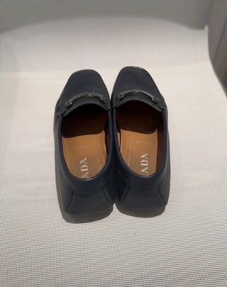 Mocasines de piel azul Prada